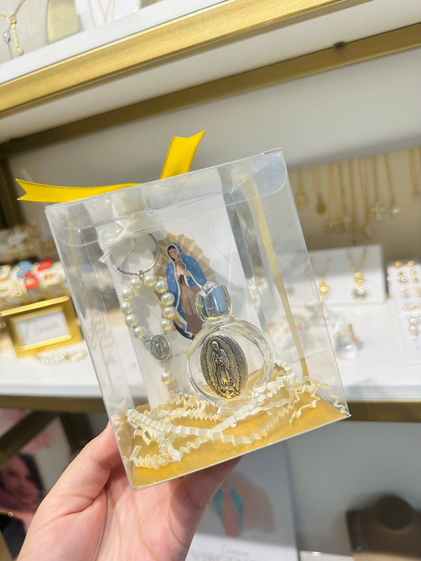 Caja de regalo Virgen de Guadalupe (bote para agua bendita, llavero denario y estampita)