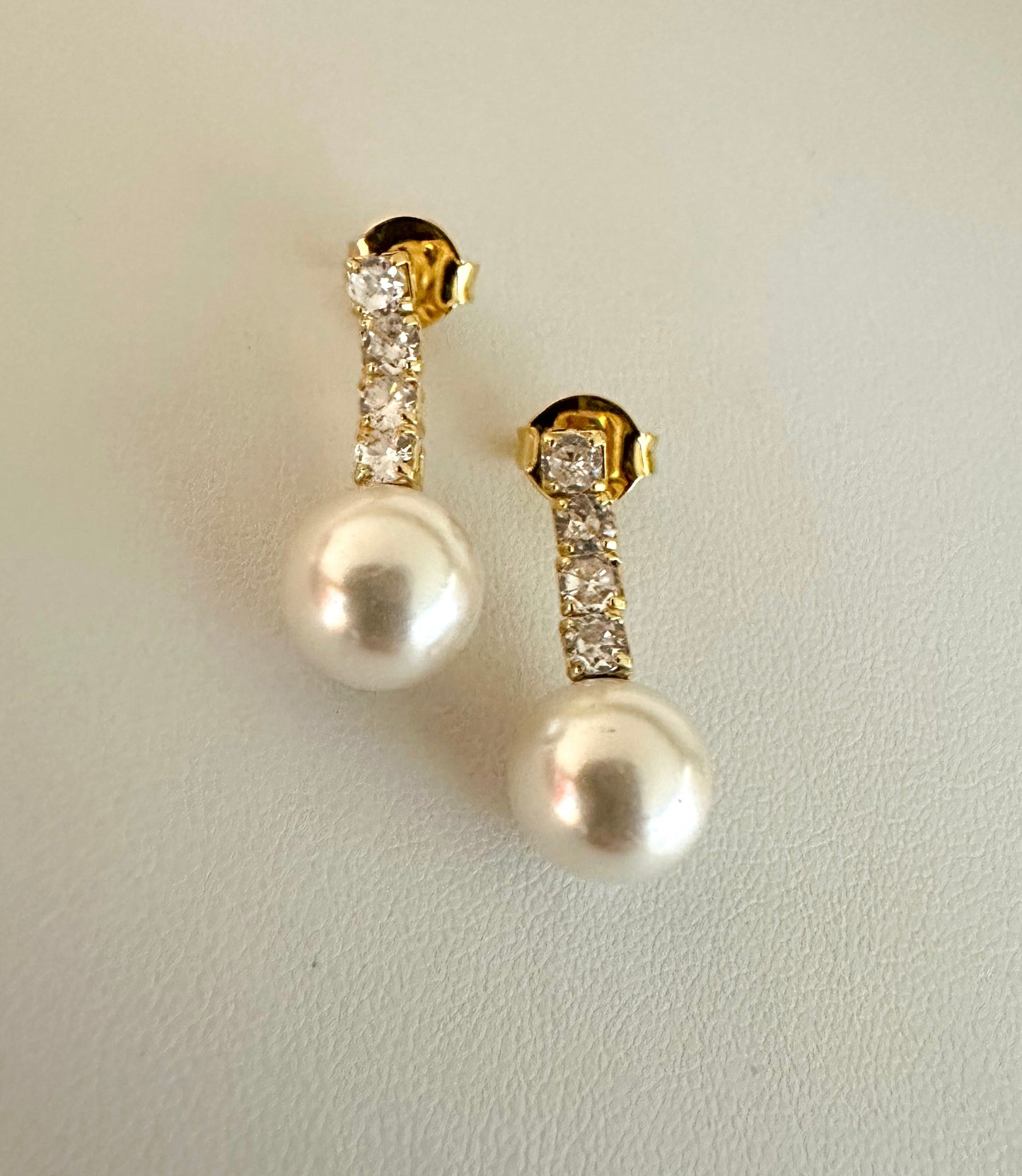 Aritos zircon con perlas