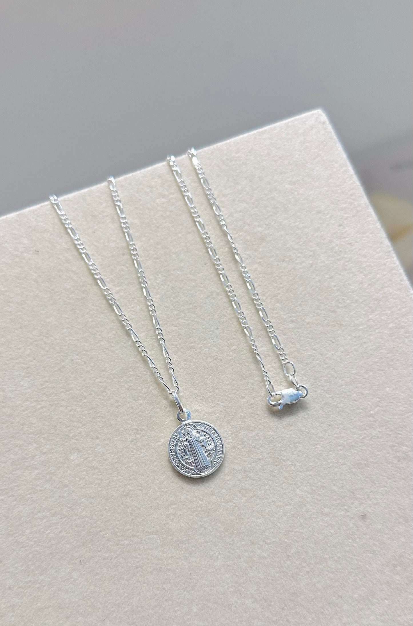 San Benito de plata 925 para hombre