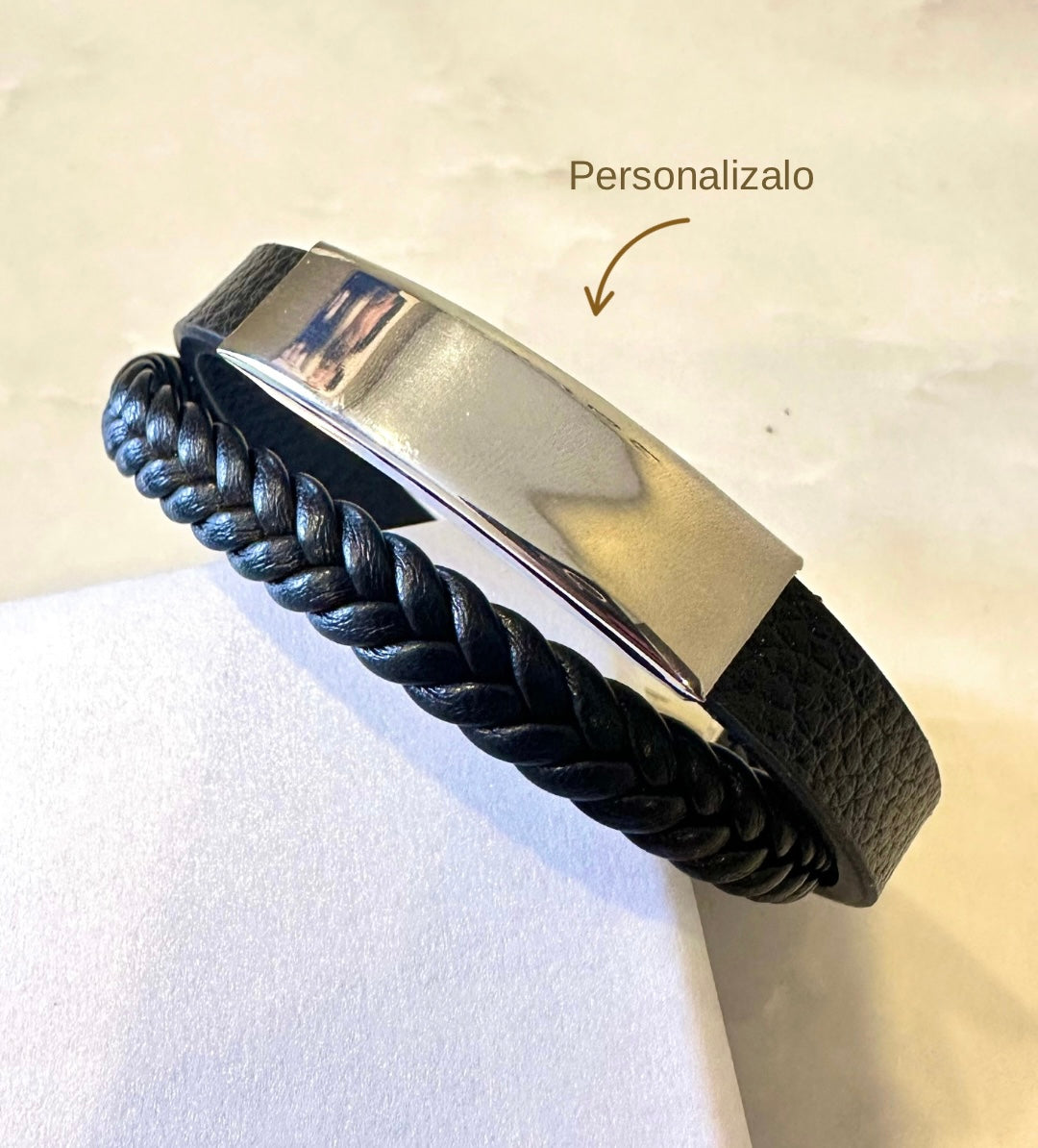 Pulsea de cuero y acero