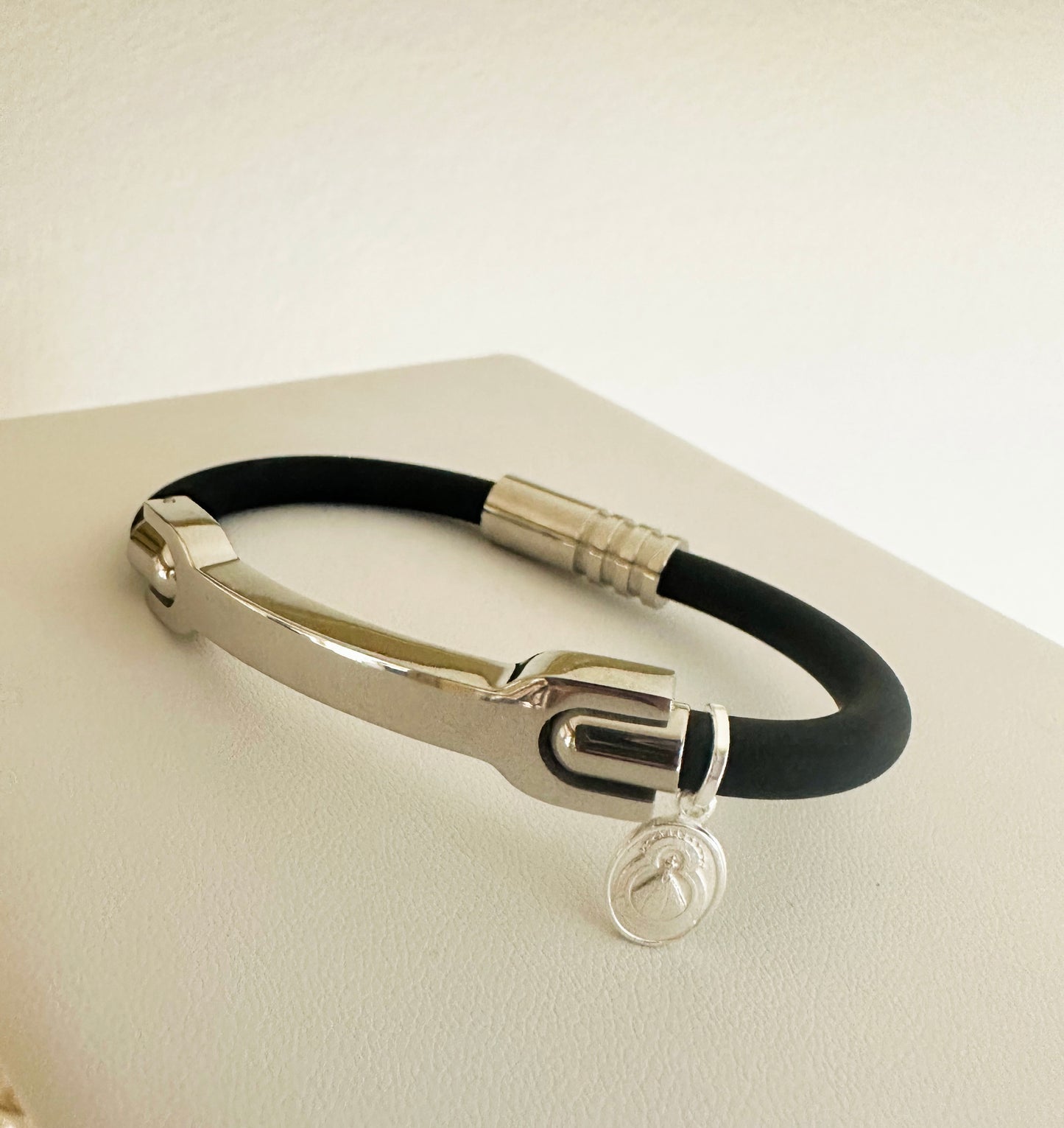 Virgen de Suyapa (plata 925 y acero)