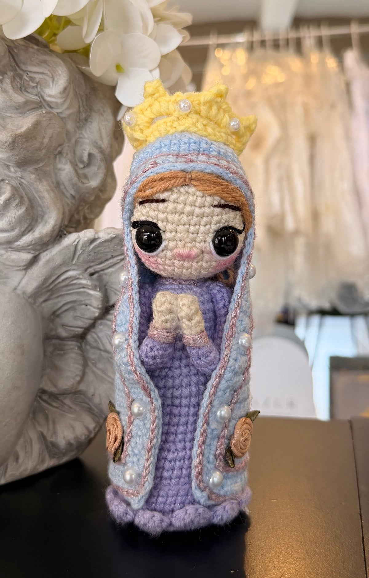 Muñequita tejida Virgencita Morada