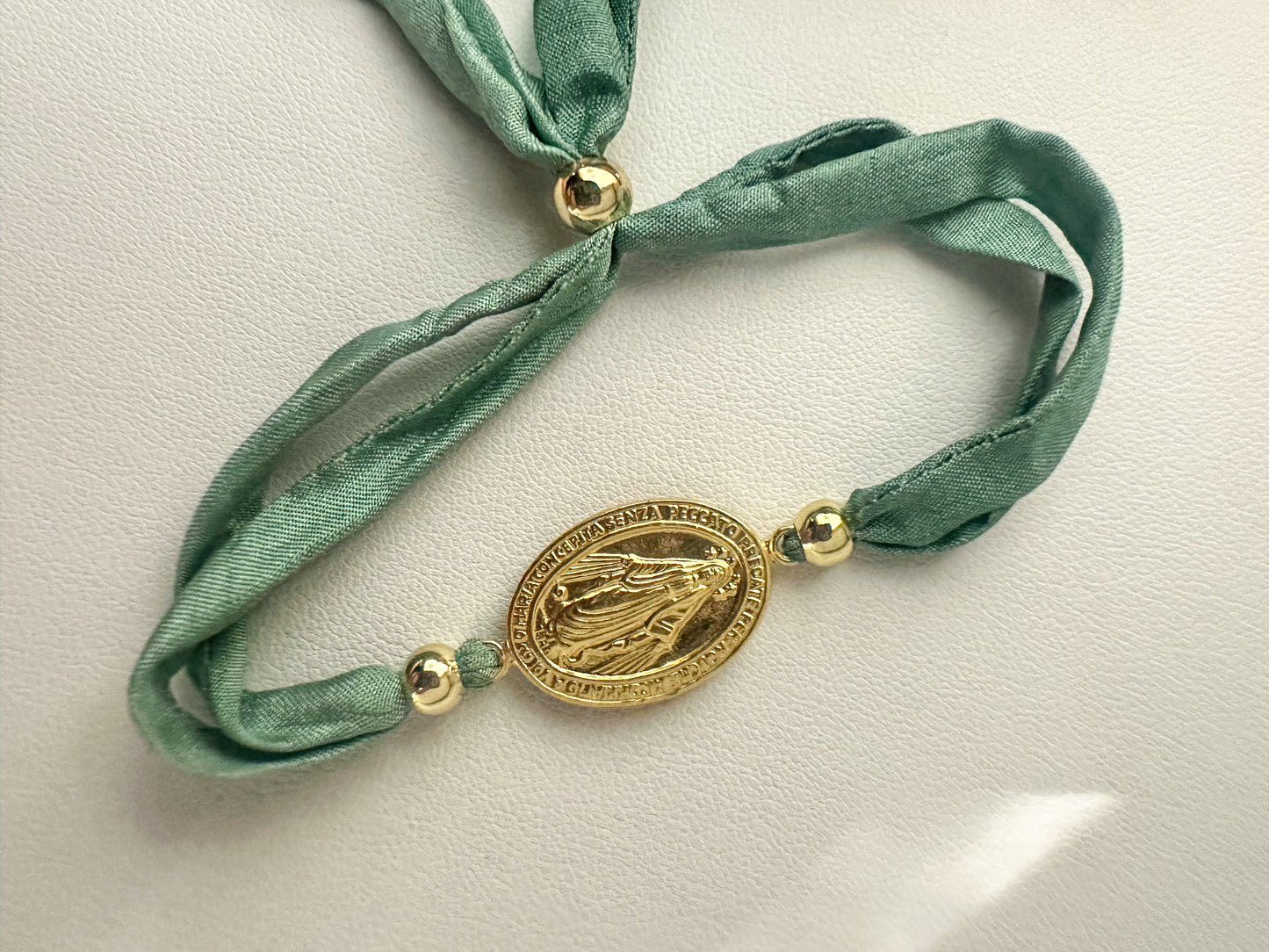Pulsera de seda Medalla Milagrosa Plata baño de Oro