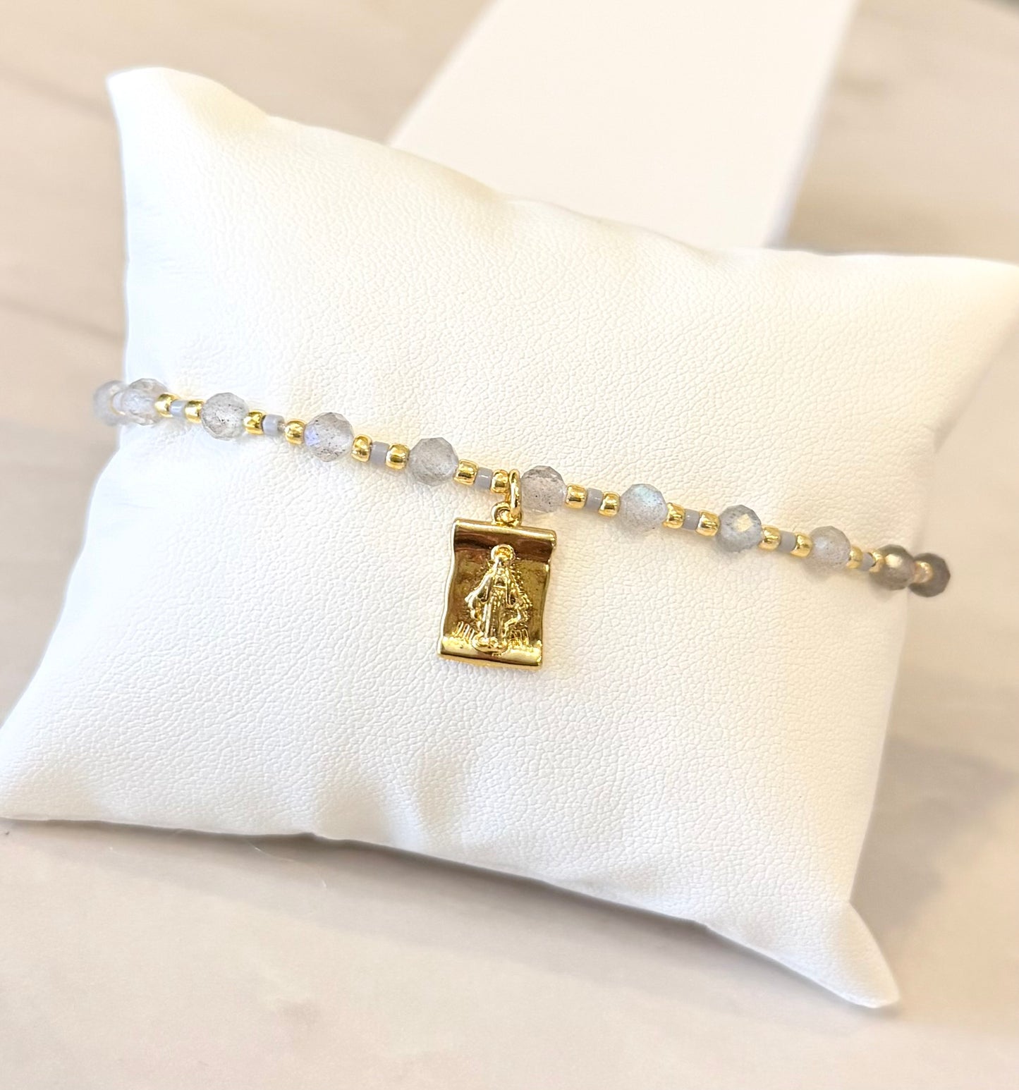 Mini virgencita ajustables