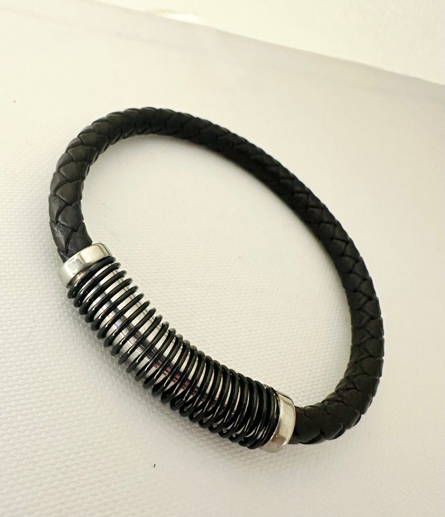 Básica (cuero y acero inoxidable)