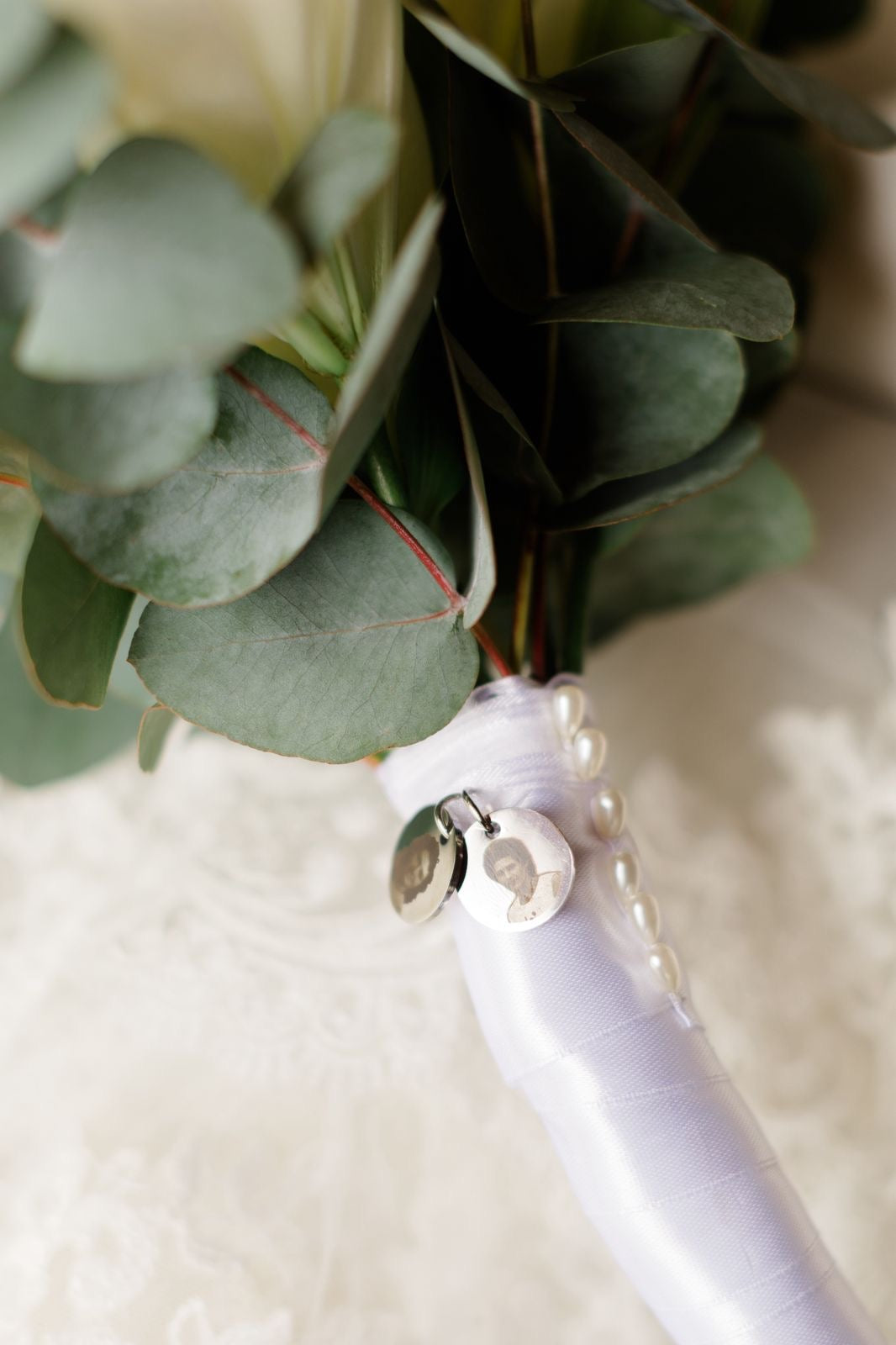 Medalla para ramo de novia (foto y texto)