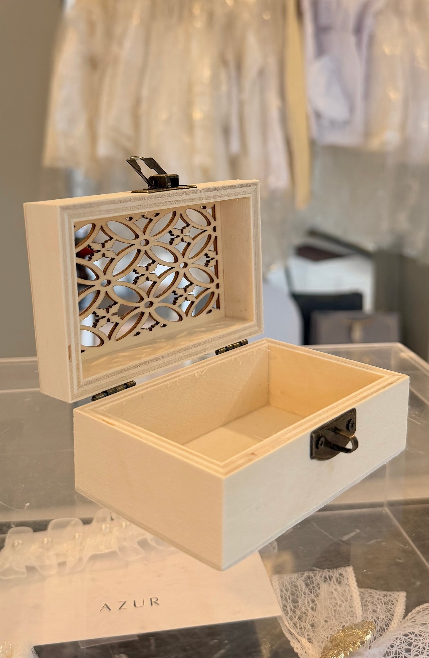 Cofre de madera con diseño (incluye grabado)
