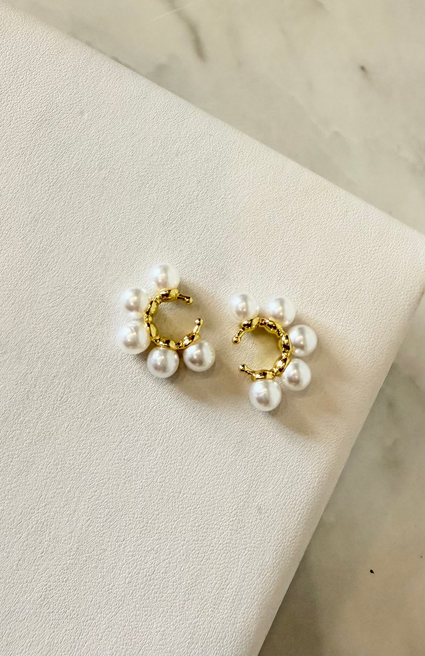 Multi Pearls Earcuff