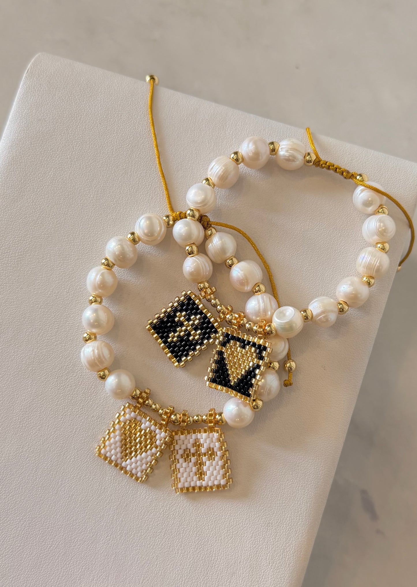 Escapulario de perlas