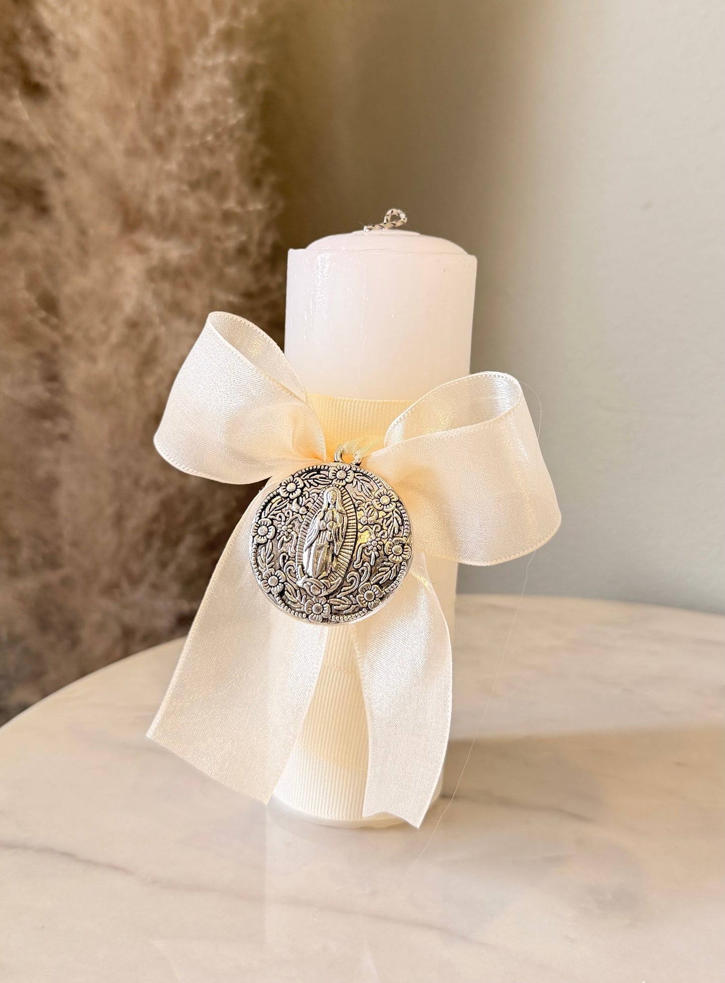 Medallita de Guadalupe (beige)
