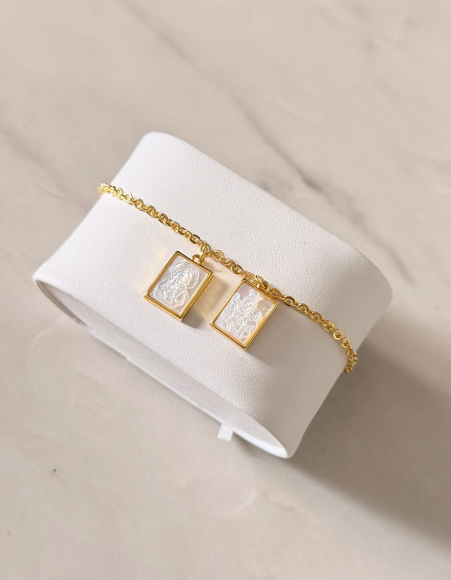 Escapulario Brillo Sagrado (plata baño de oro 18k)