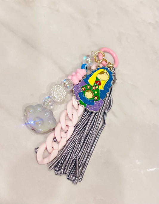 “Llavero virgencita mantenme esvelta”