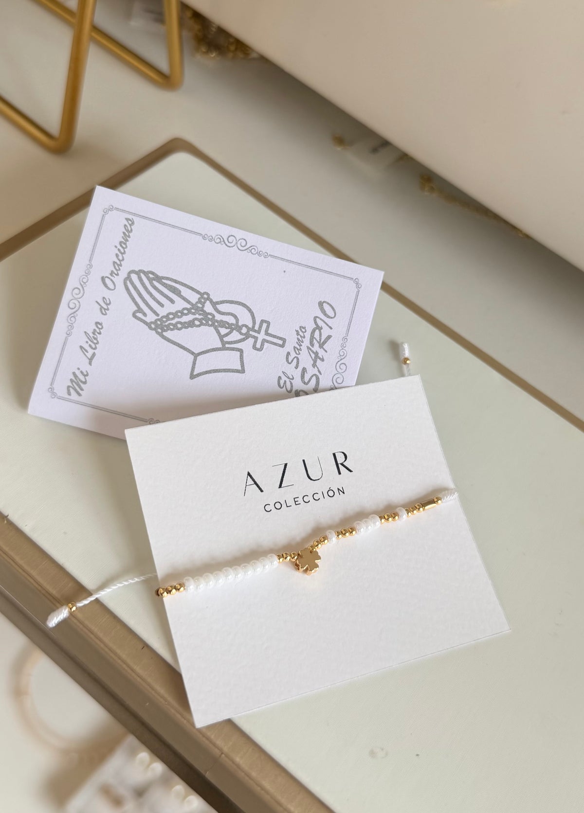 Pulsera ajustable con librito de oraciones