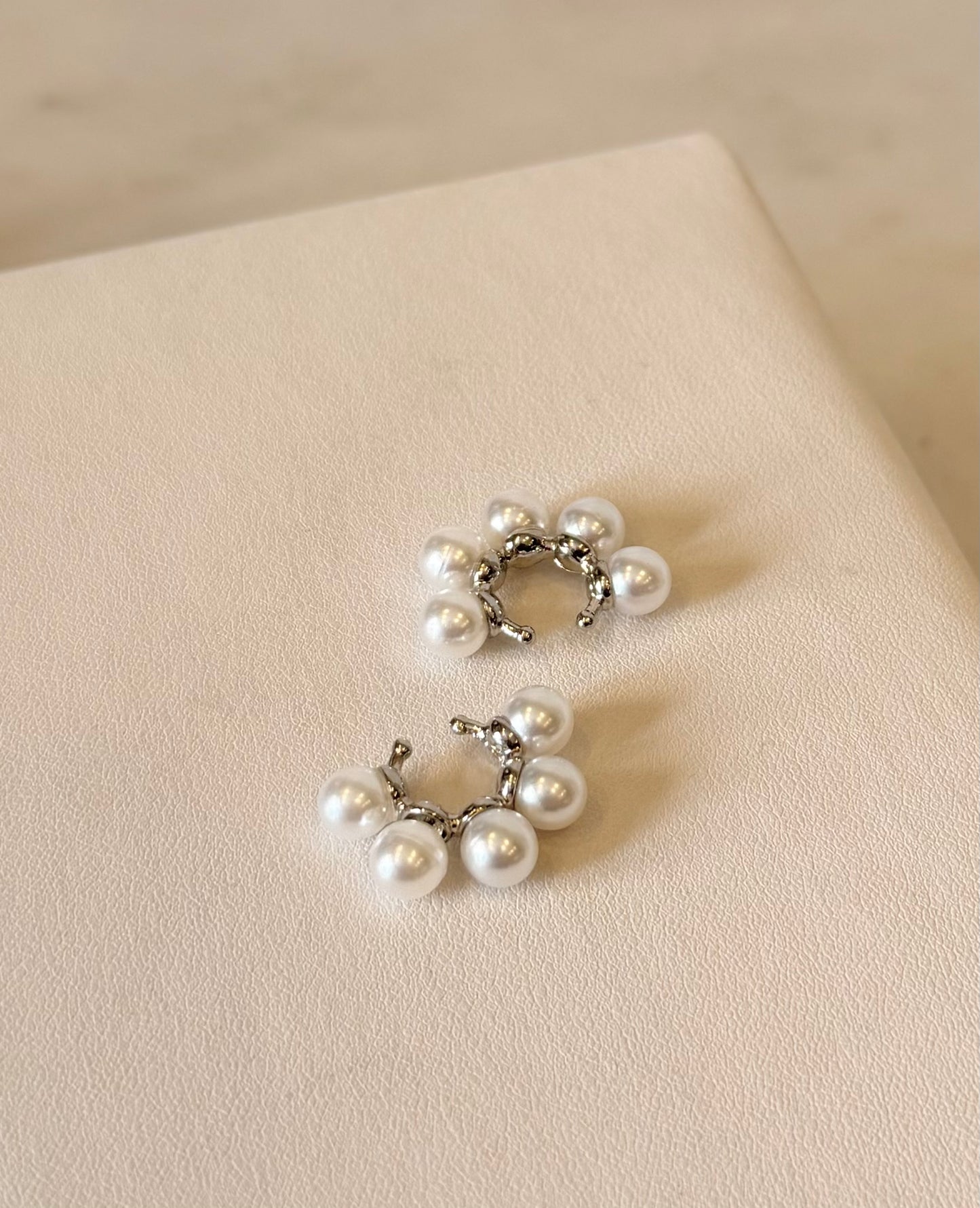 Multi Pearls Earcuff