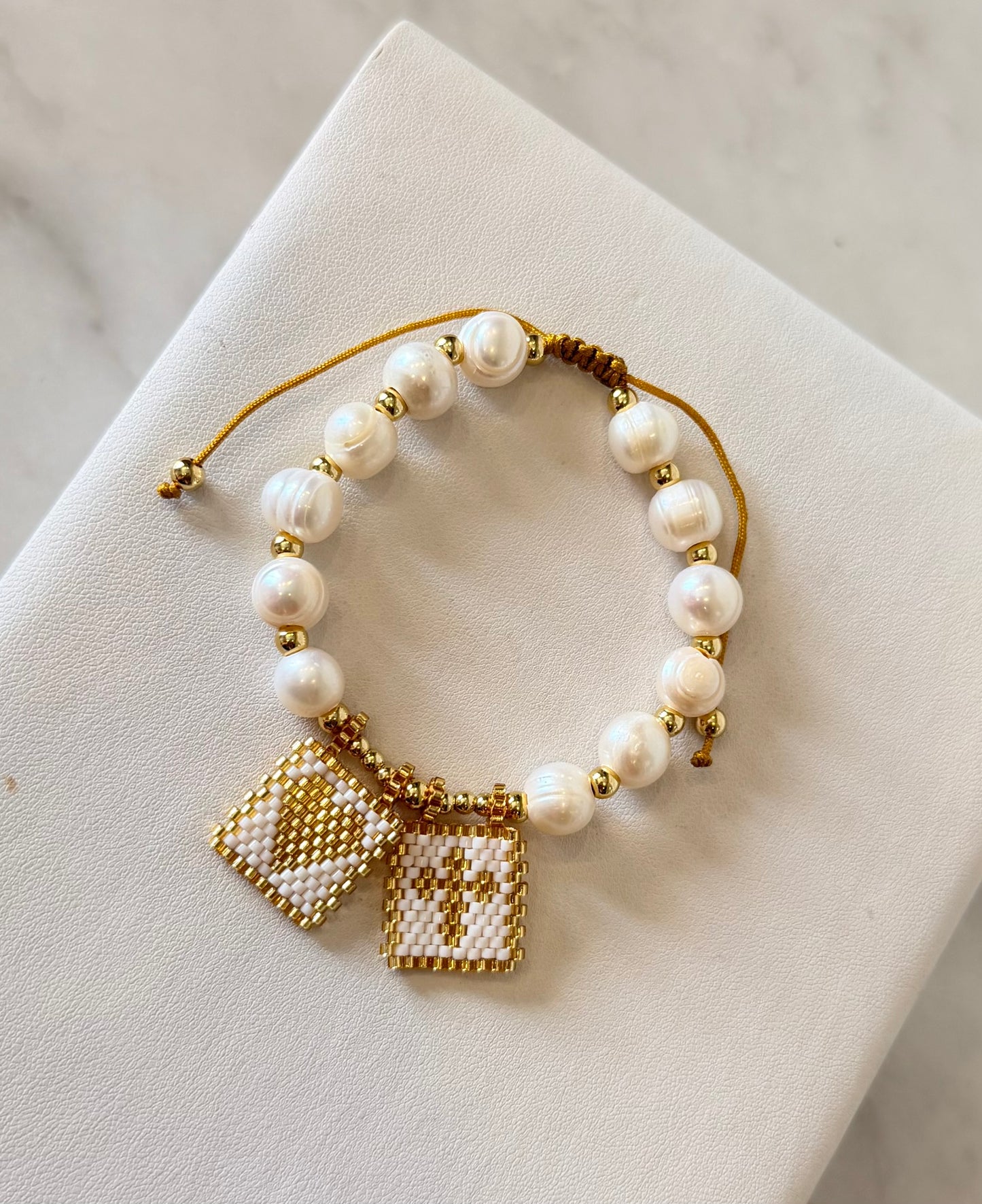 Escapulario de perlas