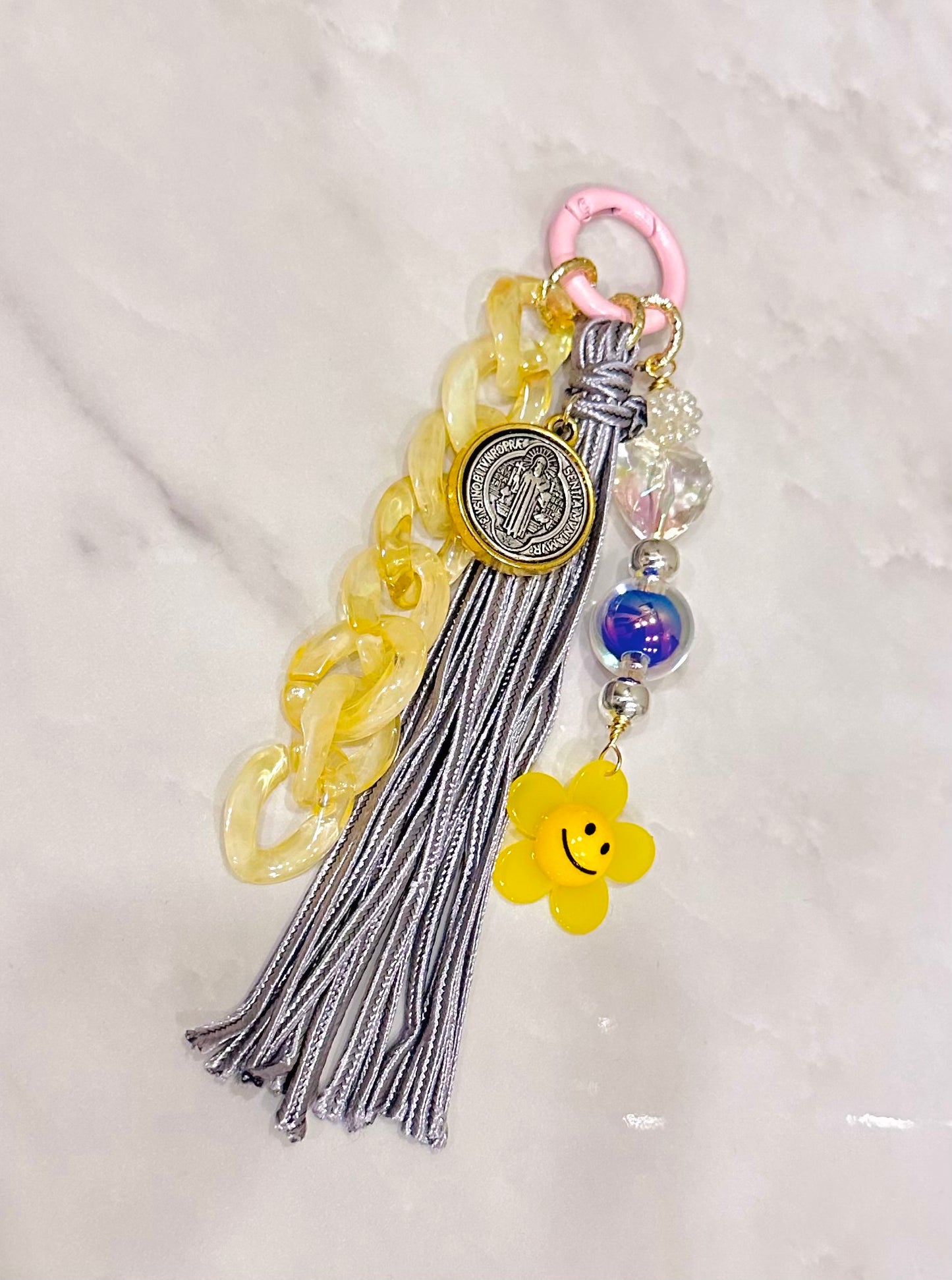 Llaverito protector San Benito (amarillo)