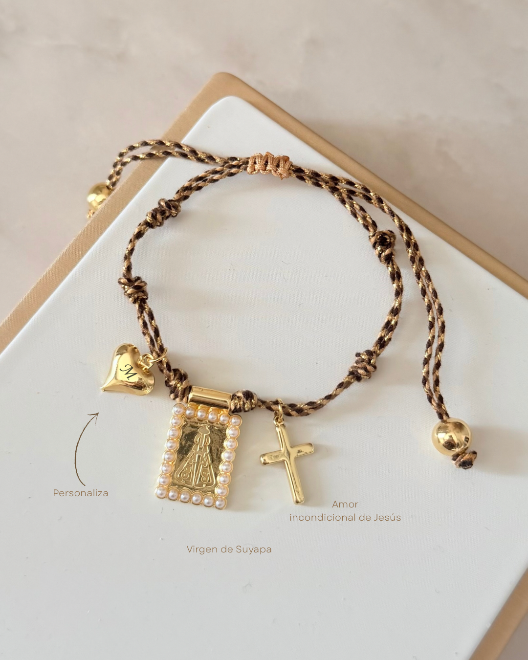 Escapulario (personaliza con tu inicial)