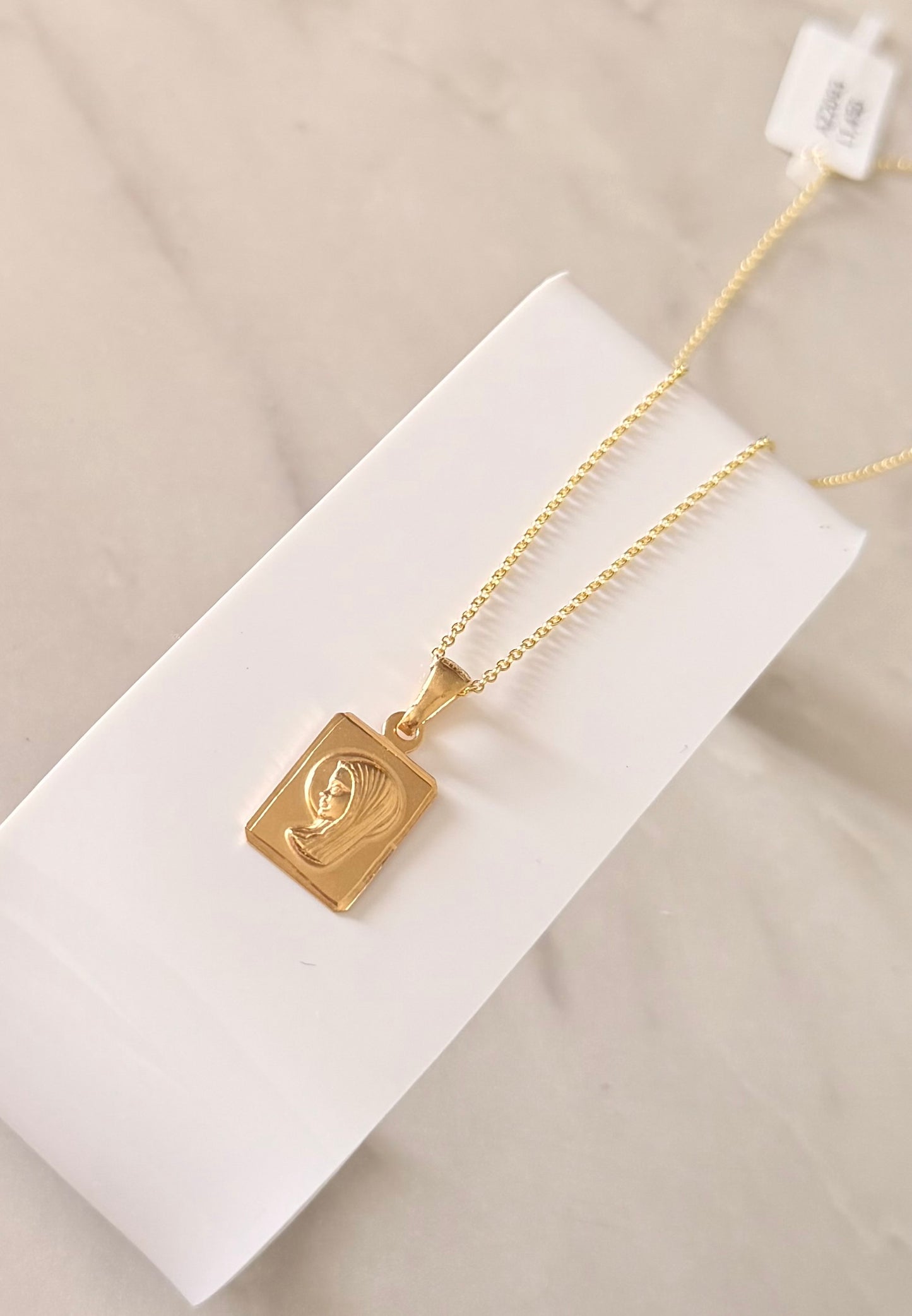 Virgencita de la anunciación (plata baño de oro 18k)