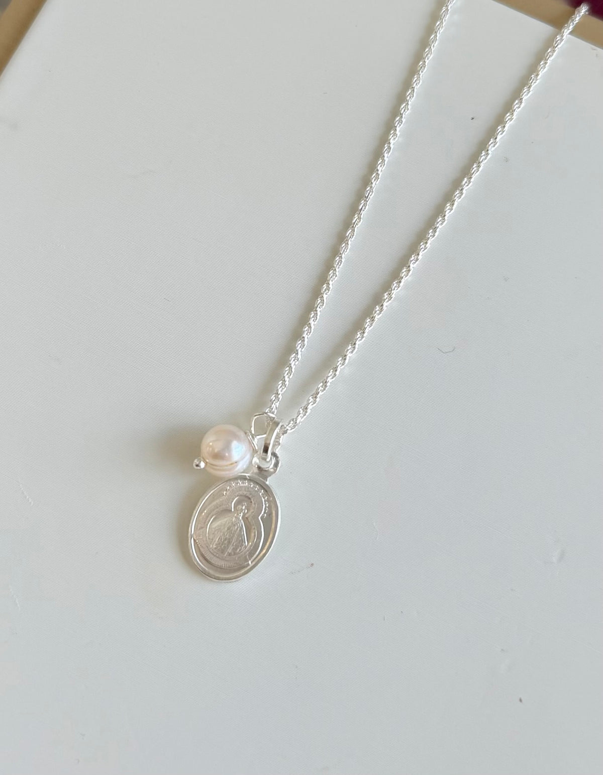 Virgen de Suyapa y perla