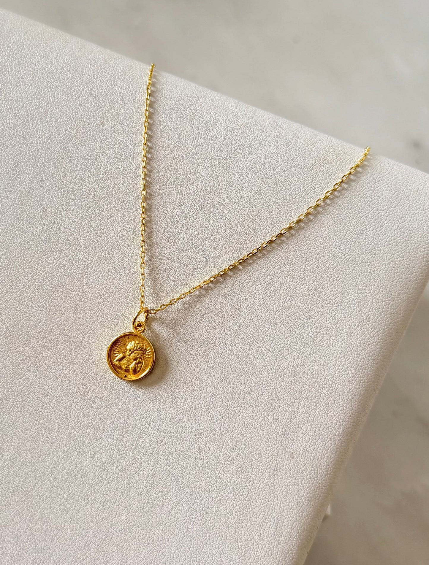 Ángel de mi Guarda, no me desampares ni de noche ni de día