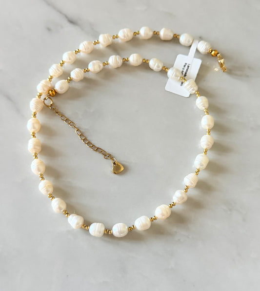 Collar de perlas naturales clásico