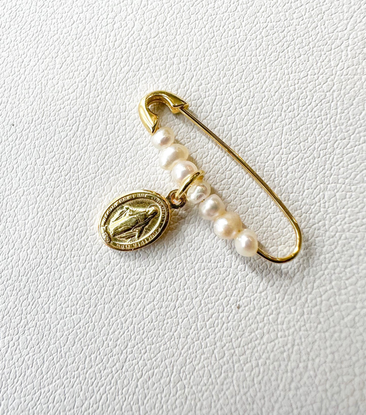 Pin Plata 925 baño de oro 18k